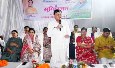 ट्रेफिक सिंग्नल में प्रतीक्षा करने वालों को अब तेज धूप व बारिश में नहीं होगी परेशानी चौक.चौराहों में बनेंगे प्रतीक्षा शेड  