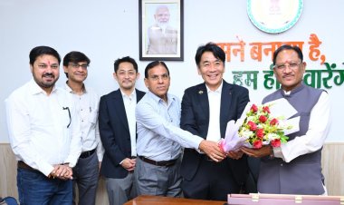 रायपुर : मुख्यमंत्री विष्णु देव साय से जापान के प्रतिनिधिमंडल की सौजन्य मुलाकात: निवेश, तकनीकी सहयोग और औद्योगिक विस्तार को लेकर हुई विस्तृत चर्चा