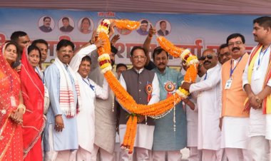 छत्तीसगढ़ में सामूहिक विवाह बना सामाजिक एकता का उत्सव, मुख्यमंत्री ने 13 नवदंपतियों को दिया आशीर्वाद  