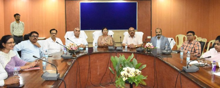 कृषि महाविद्यालय, रायपुर में उज़्बेकिस्तान यात्रा पर आधारित 