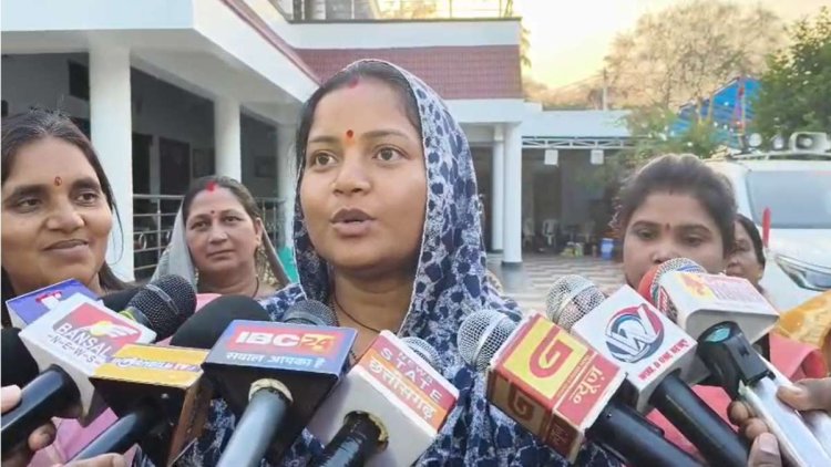 छत्तीसगढ़ में साड़ी घोटाला‌! : मंत्री लक्ष्मी राजवाड़े ने कहा – कांग्रेस राज में होता था भ्रष्टाचार, मछली झोलने के काम आती थी साड़ी