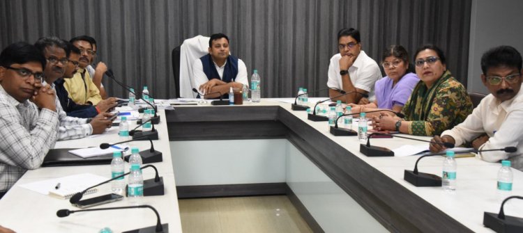 रायपुर : न्यू एज मीडिया में दक्ष बनें जनसंपर्क अधिकारी :- आयुक्त रजत बंसल