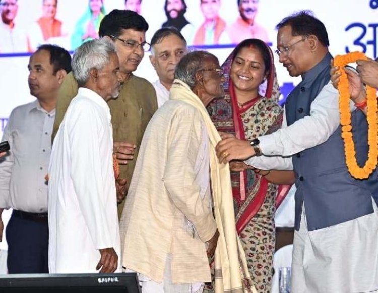 रायपुर : विशेष लेख : छत्तीसगढ़ में वरिष्ठ नागरिकों के लिए मजबूत सामाजिक सुरक्षा तंत्र