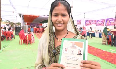 रायपुर : साय सरकार का सुशासन तिहार बना मददगार मिनटों में टाकेश्वरी को मिला राशन कार्ड