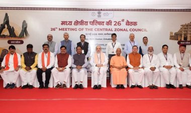 केन्द्रीय गृह एवं सहकारिता मंत्री श्री अमित शाह ने आज छत्तीसगढ़ के बस्तर में मध्य क्षेत्रीय परिषद की 26वीं बैठक की अध्यक्षता की,  केन्द्रीय गृह मंत्री ने सम्पूर्ण देश के नक्सलमुक्त होने के ऐतिहासिक अवसर पर प्रधानमंत्री श्री नरेन्द्र मोदी जी का हार्दिक अभिनंदन एवं आभार प्रकट किया,,