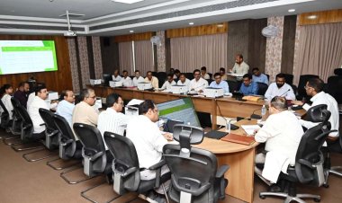 नगरीय निकाय से समन्वय कर शहर के बीच बनने वाली सड़कों में निर्माण के दौरान ही करें नाली, अंडरग्राउंड केबल, पाइपलाइन के लिए प्रावधान’,