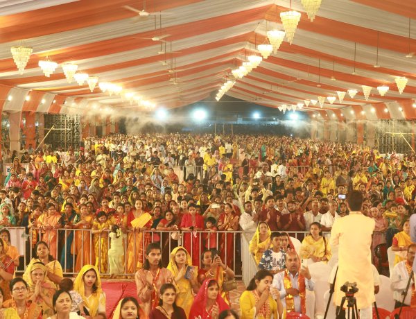 चिरमिरी में श्रीराम कथा के अंतिम दिवस जगद्गुरु रामभद्राचार्य का बड़ा पलटवार, नेता प्रतिपक्ष चरणदास महंत को दी खुली चुनौती,,,