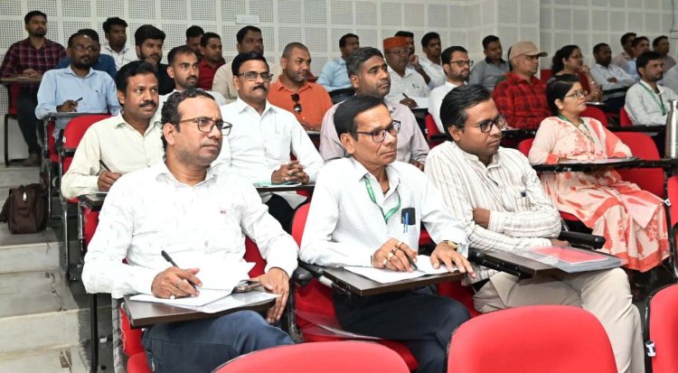 रायपुर : नवा रायपुर स्थित आईआईआईटी में डिजिटल दक्षता एवं एआई एकीकरण पर चरणबद्ध प्रशिक्षण सम्पन्न