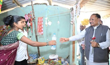 जब मुख्यमंत्री रुके एक छोटी-सी किराना दुकान पर... और सामने थी बदलाव की बड़ी कहानी,,,