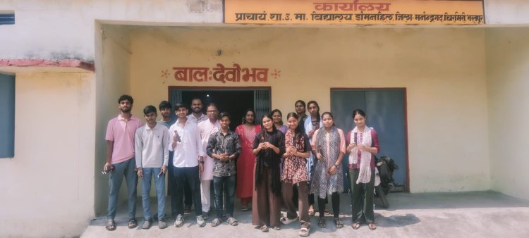 व्याख्याता के. प्रफुल्ल रेड्डी कक्षा 12 वीं में प्रथम श्रेणी में उत्तीर्ण विद्यार्थियों को दिया कस्टमाइज्ड पेन व की रिंग भेंट ,